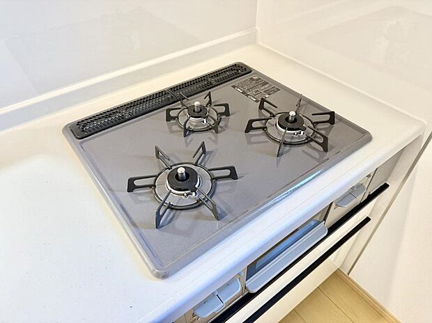 【3口ガスコンロ】■複数の鍋が同時に使えますね