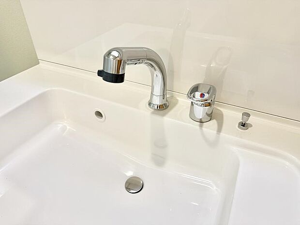 【ハンドシャワー付洗面台】■手洗いや顔を洗う時も快適に使える便利なシャワー