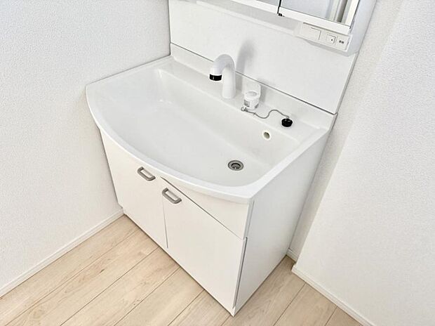 【ハンドシャワー付洗面台】■手洗いや顔を洗う時も快適に使える便利なシャワー