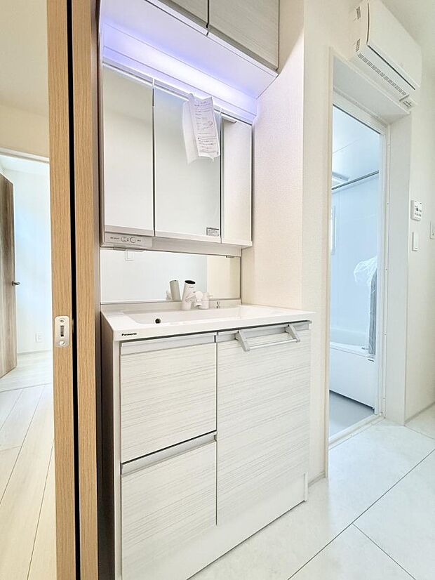 【洗面台・洗面所】■朝の準備がスムーズにできる広さです