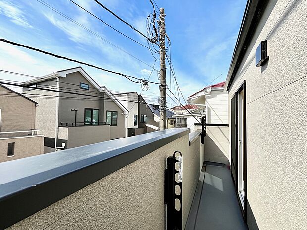 【バルコニー】■日当たり良好、眺めの良いバルコニーです!