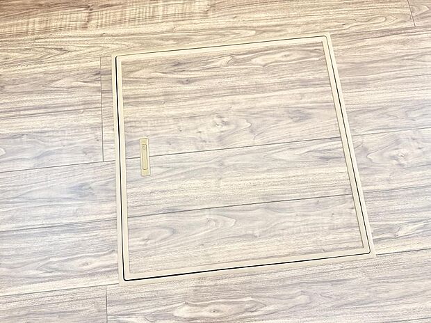 【床下収納】■隠れた収納スペースで家全体がスッキリ