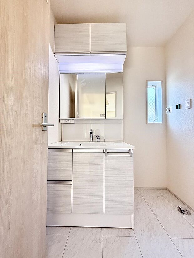 【洗面台・洗面所】■朝の準備がスムーズにできる広さです