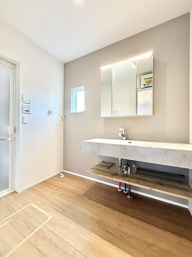 【洗面台・洗面所】■朝の準備がスムーズにできる広さです