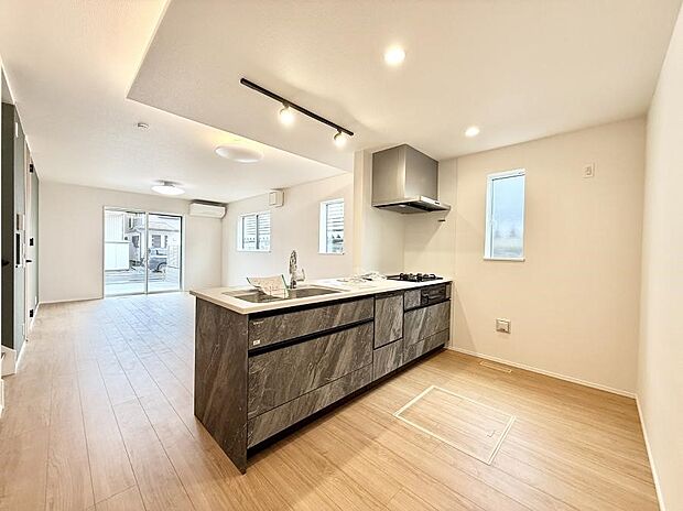 【ダイニングキッチン】■キレイに片付く、使いやすいキッチン