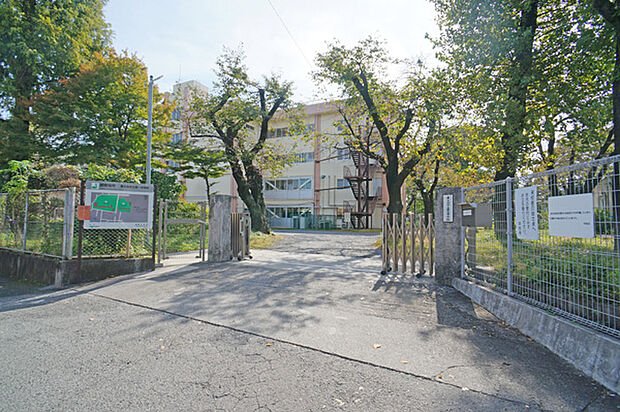 東大和市立第一中学校(約1,500m・徒歩19分)