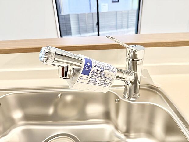 【浄水器】■清潔でおいしい水を手軽に供給してくれます