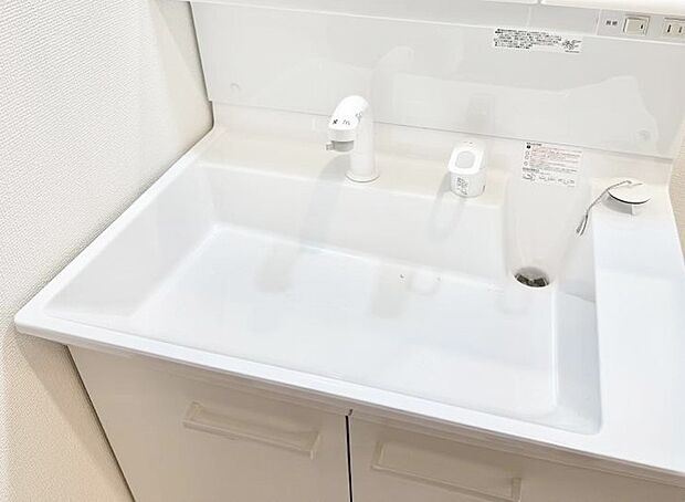 【ハンドシャワー付洗面台】■手洗いや顔を洗う時も快適に使える便利なシャワー