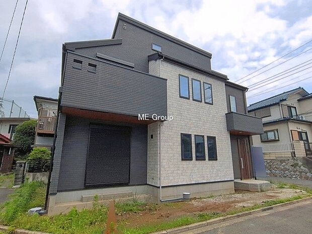 【現地外観写真】A号棟  ■家族が笑顔で集まる温かな住まい