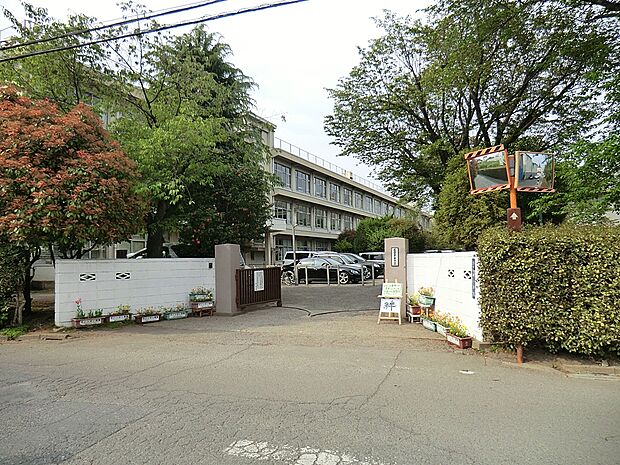 武蔵村山市立第一中学校(約973m・徒歩13分)