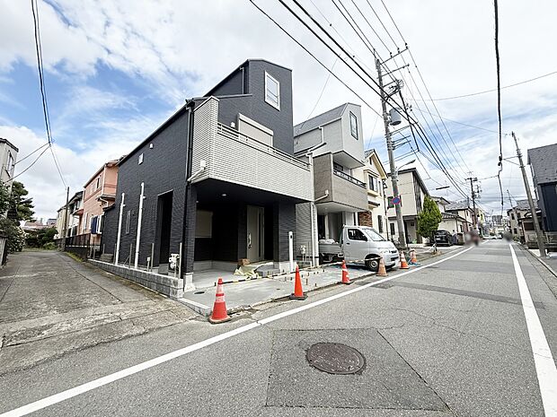 【前面道路含む現地写真】■この道を歩けば、毎日が少し特別になる