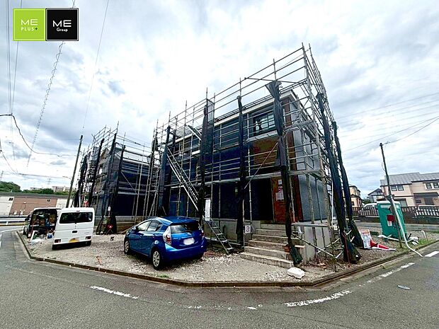 【現地外観写真】2号棟  ■家族みんなが笑顔で過ごせる、安心感のある住まい