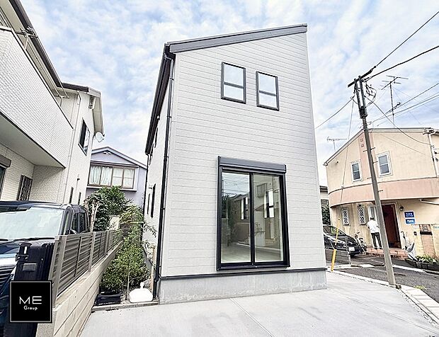 【現地外観写真】1号棟  ■家族みんなが笑顔で過ごせる、安心感のある住まい