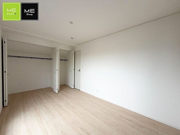 【リビング以外の居室】2号棟 ■落ち着いた色合いのお部屋で穏やかな時間を楽しめます