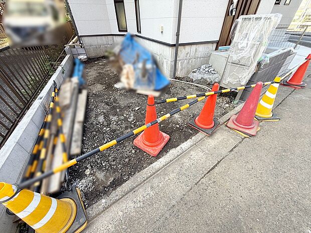 【駐車場】2号棟 ■自宅にカースペースがあると助かります