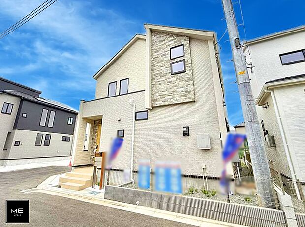 【現地外観写真】2号棟 ■家族みんなが笑顔で過ごせる、安心感のある住まい