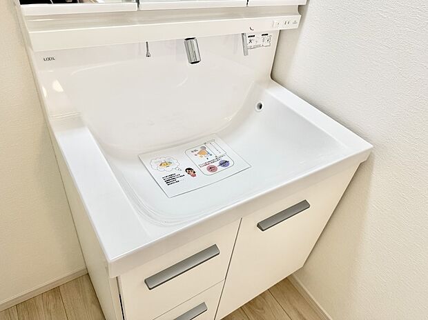 【ハンドシャワー付洗面台】■手洗いや顔を洗う時も快適に使える便利なシャワー