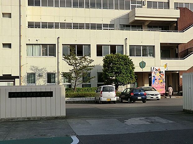 伊勢原市立伊勢原中学校(約1,700m・徒歩22分)