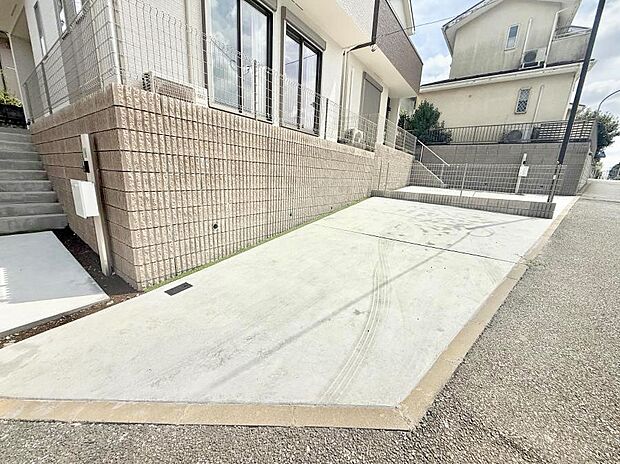 【駐車場】A号棟 ■自宅にカースペースがあると助かります