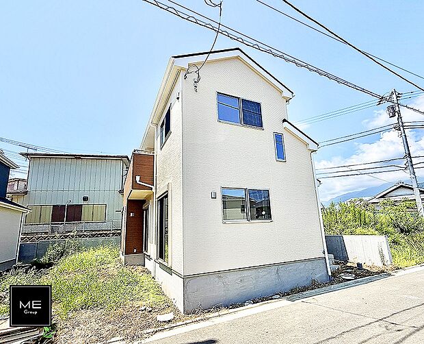 【現地外観写真】10号棟 ■暮らしを彩る充実した設備仕様が備わった住まい