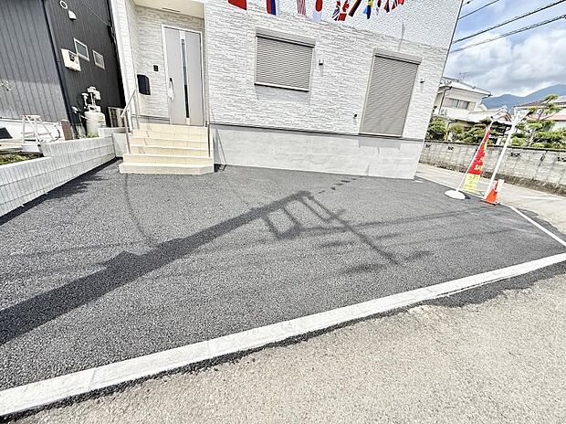 【駐車場】2号棟 ■自宅にある駐車スペースなので安心ですね