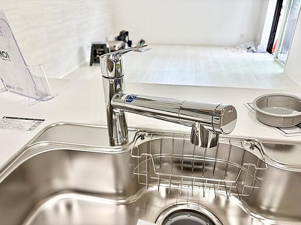 【浄水器】■清潔でおいしい水を手軽に供給してくれます