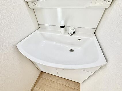 ハンドシャワー付洗面台