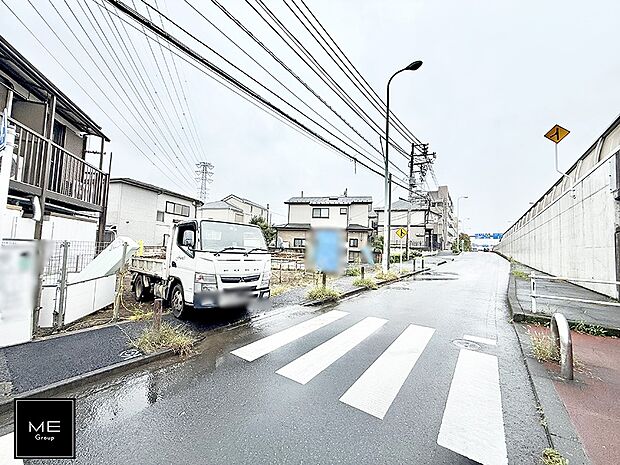 【前面道路含む現地写真】■新しい時代の息吹を感じる、心地よい環境