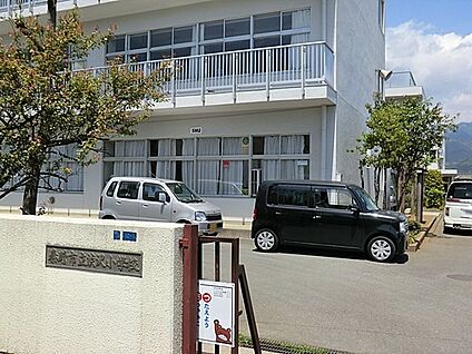 秦野市立渋沢小学校 2100m(27分)