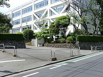 昭島市立拝島中学校 1540m(20分)