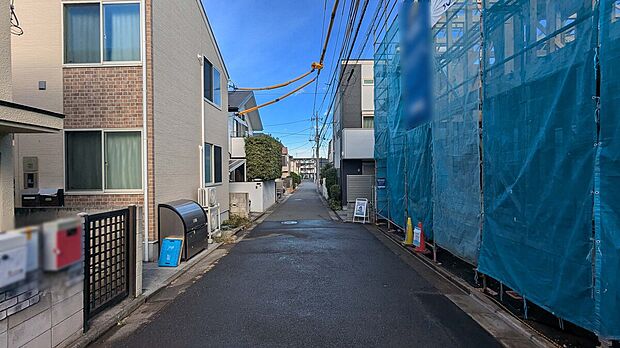 【前面道路】杉並区高井戸東の閑静な住宅街に堂々登場！