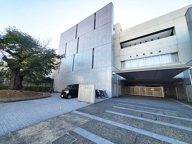 杉並区立井草中学校（約1,300m）