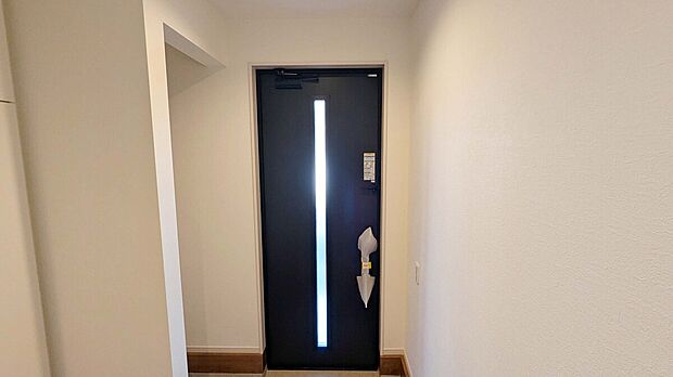 【玄関】玄関には土間収納もございます！