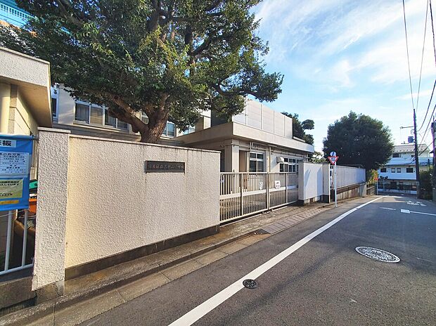 杉並区立久我山小学校（約350m）