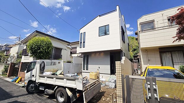 【外観写真】カースペース付き4LDKのゆとりある間取りプラン！