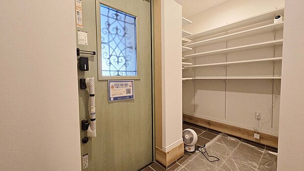 【施工例:玄関】現地、参考物件のご案内が可能!プレゼンテーション予約も受付中!お気軽にお問い合わせください!