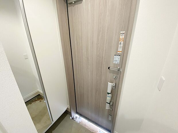 【施工例：玄関】現地、参考物件のご案内が可能！お気軽にお問い合わせください！