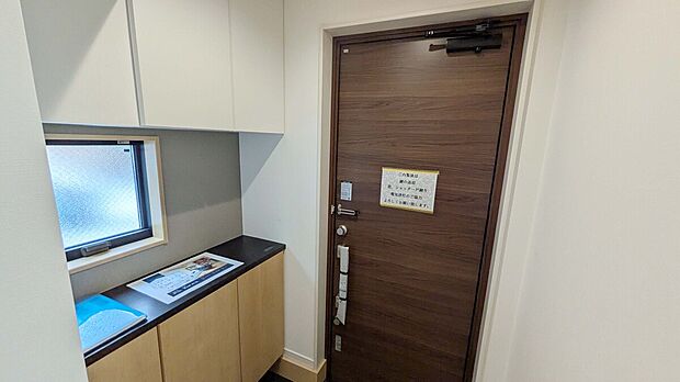 【玄関】玄関には大容量のシューズボックス!