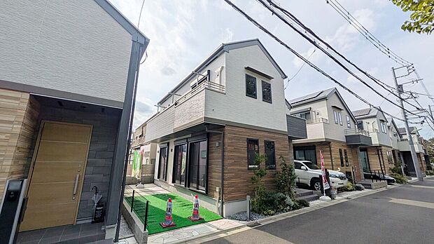 【外観写真】食洗機付きシステムキッチンや浴室乾燥機付きバスルームなど設備仕様が充実!