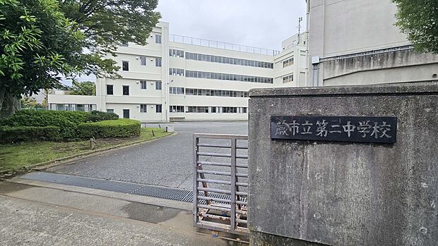 蕨市立第二中学校（約1,004m）