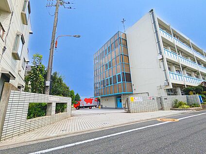 武蔵野市立第三中学校 781ｍ