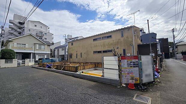 【現況:2026年10月撮影】LDKは広々23帖超!カースペース付き4LDKのゆとりの間取りプラン!