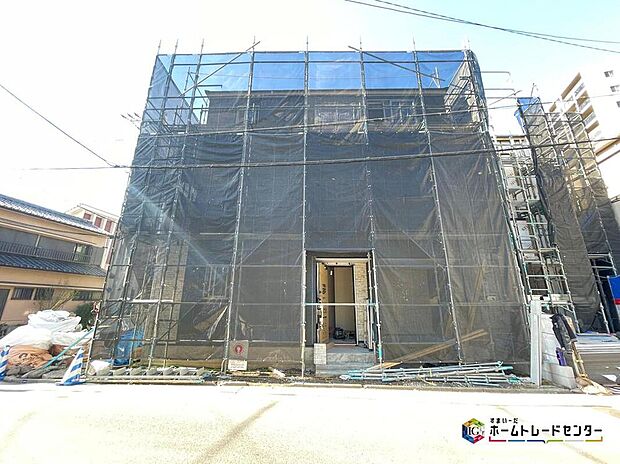 2号棟
完成に向けて現在建築工事中です☆土日・平日を問わず毎日モデルハウスにて物件説明会を開催中☆お気軽にお問い合わせ下さい☆