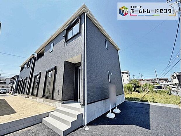 ☆2号棟☆
並列4台駐車可能♪当日のご見学予約も承ります。同じものは2つとない「夢のマイホーム」との出会いが待っているかもしれません。お気軽に0120-888-983までお問い合わせください♪