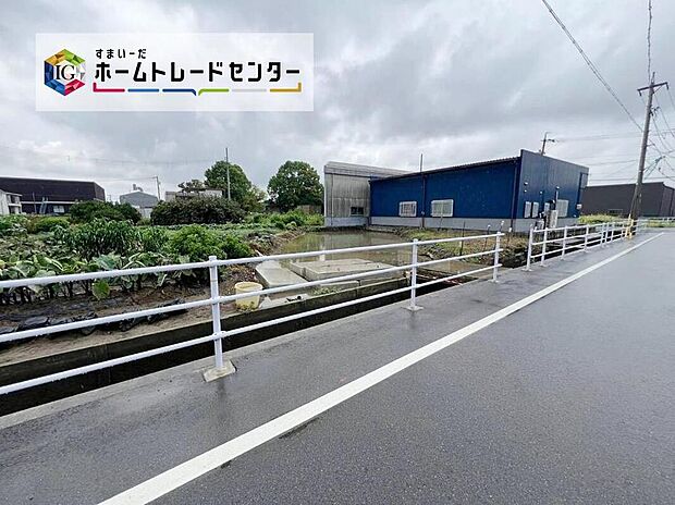 穏やかな空気の流れる落ち着いた住環境です。ぜひ、現地へ足をお運びいただき実際の環境・陽当たりをご確認下さいませ♪