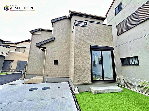 ☆D号棟☆
穏やかな空気の流れる落ち着いた住環境です。ぜひ、現地へ足をお運びいただき実際の環境・陽当たりをご確認下さいませ♪