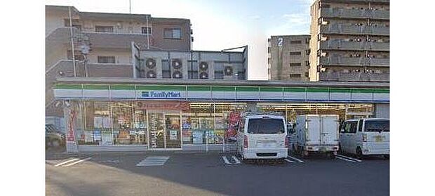 ファミリーマート助光二丁目店（約599m）