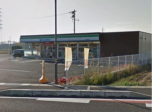 ファミリーマート岩倉曽野町店（約532m）