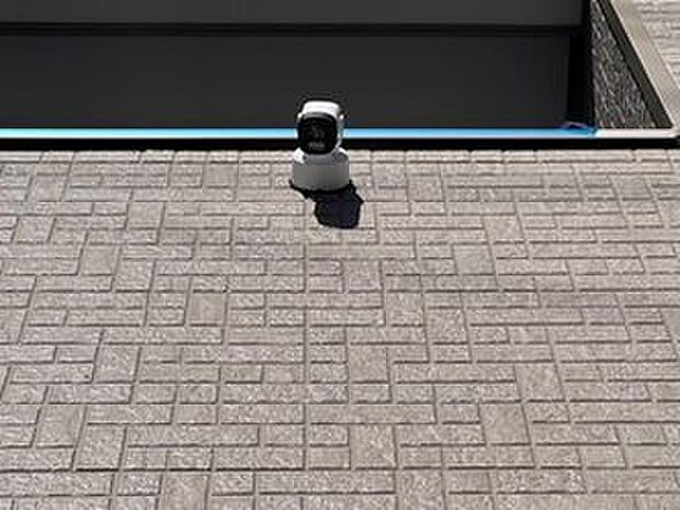 【防犯カメラ】４号棟
防犯カメラ完備です！不審者の侵入や空き巣、駐車場における車上荒らしなどの犯罪も防犯カメラによって抑えられます。