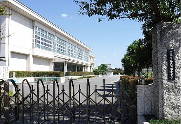 愛西市立北河田小学校(約1,300m)